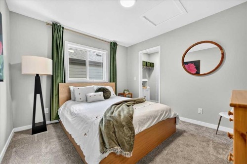 421 Magnolia Way Se, Calgary, AB - Indoor Photo Showing Bedroom