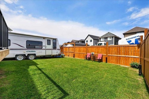 421 Magnolia Way Se, Calgary, AB - Outdoor