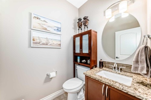 1449 Ravenscroft Avenue Se, Airdrie, AB - Indoor Photo Showing Bathroom