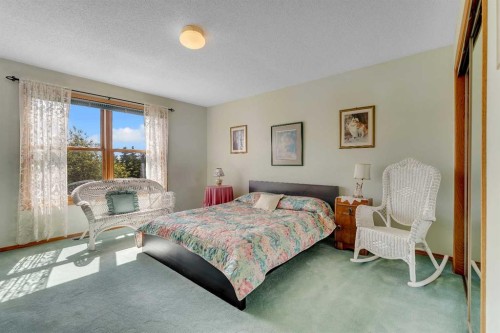 265028 Range Road 44, Rural Rocky View County, AB - Indoor Photo Showing Bedroom