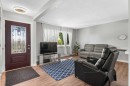 321 Haddon Road, Calgary, AB  - Indoor Photo Showing Living Room 