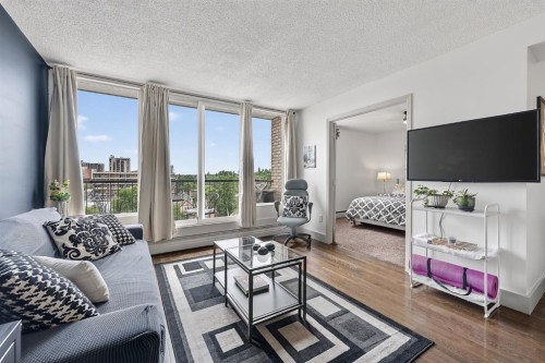 606-505 19 Avenue Sw, Calgary, AB - Indoor Photo Showing Living Room