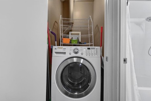 606-505 19 Avenue Sw, Calgary, AB - Indoor Photo Showing Laundry Room