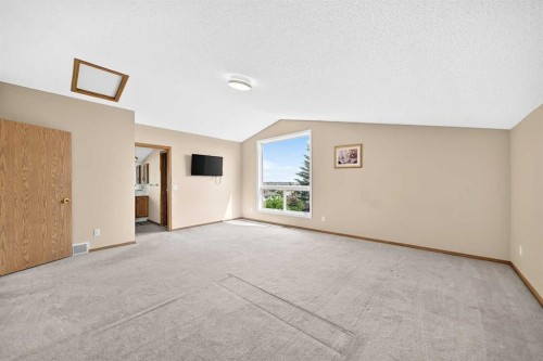 287 Harvest Oak Rise Ne, Calgary, AB - Indoor Photo Showing Other Room
