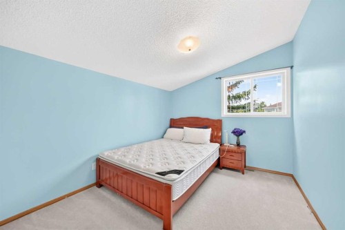 287 Harvest Oak Rise Ne, Calgary, AB - Indoor Photo Showing Bedroom