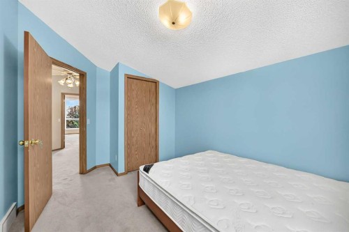 287 Harvest Oak Rise Ne, Calgary, AB - Indoor Photo Showing Bedroom