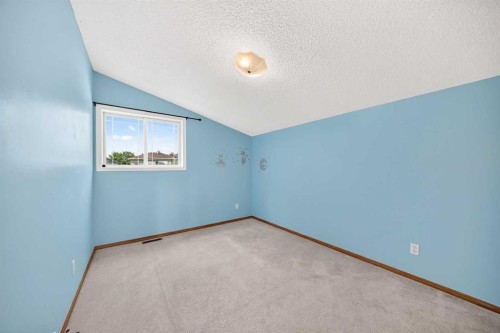 287 Harvest Oak Rise Ne, Calgary, AB - Indoor Photo Showing Other Room