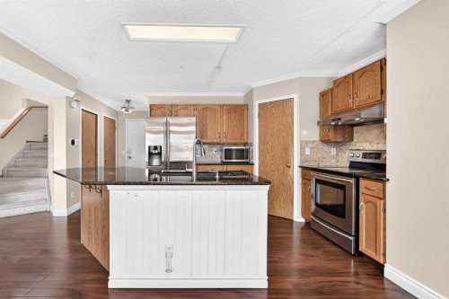 287 Harvest Oak Rise Ne, Calgary, AB - Indoor Photo Showing Kitchen