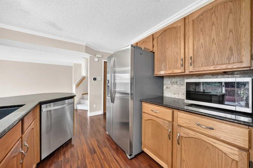 287 Harvest Oak Rise Ne, Calgary, AB - Indoor Photo Showing Kitchen