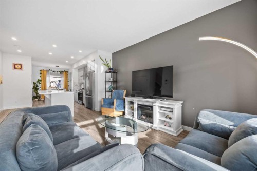 20604 Main Street Se, Calgary, AB - Indoor Photo Showing Living Room