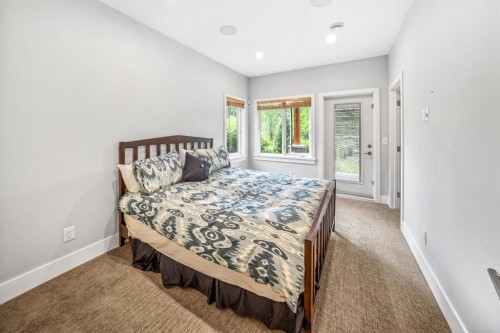 19 Creekside Mews, Canmore, AB - Indoor Photo Showing Bedroom