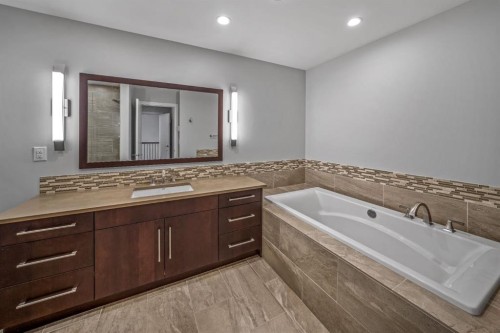 19 Creekside Mews, Canmore, AB - Indoor Photo Showing Bathroom
