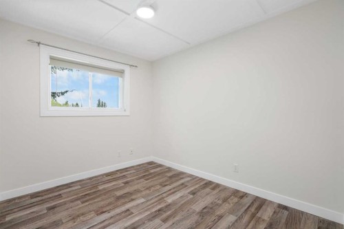 8424 Berkley Road Nw, Calgary, AB - Indoor Photo Showing Other Room