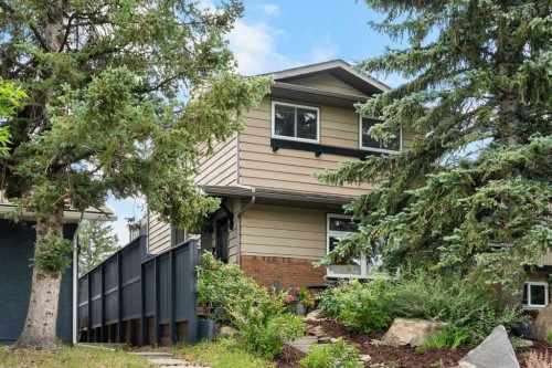 8424 Berkley Road Nw, Calgary, AB - Outdoor