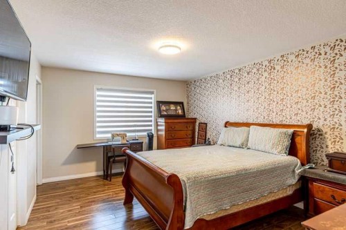 8389 Saddleridge Drive Ne, Calgary, AB - Indoor Photo Showing Bedroom