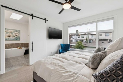 2435 29 Avenue Sw, Calgary, AB - Indoor Photo Showing Bedroom