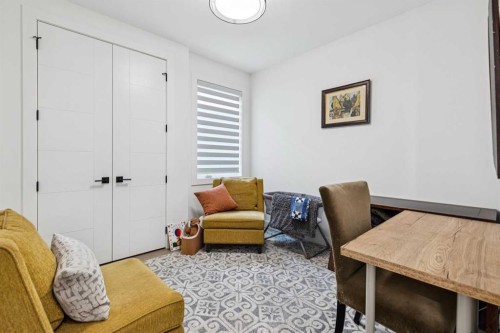 2435 29 Avenue Sw, Calgary, AB - Indoor