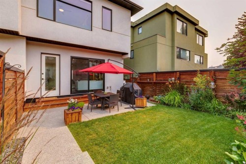 2435 29 Avenue Sw, Calgary, AB - Outdoor With Exterior