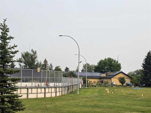 2435 29 Avenue Sw, Calgary, AB - Outdoor