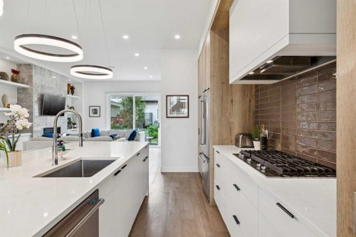 2435 29 Avenue Sw, Calgary, AB - Indoor Photo Showing Kitchen With Upgraded Kitchen