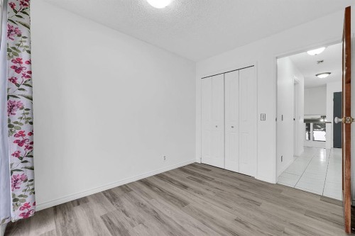 3614 39 Street Ne, Calgary, AB - Indoor Photo Showing Other Room