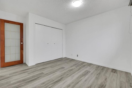 3614 39 Street Ne, Calgary, AB - Indoor Photo Showing Other Room