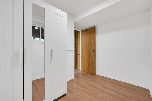 3614 39 Street Ne, Calgary, AB - Indoor Photo Showing Other Room