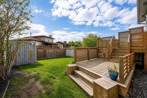 3614 39 Street Ne, Calgary, AB - Outdoor