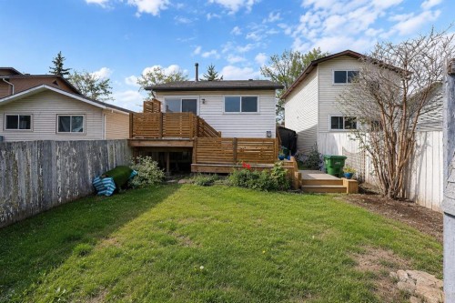 3614 39 Street Ne, Calgary, AB - Outdoor