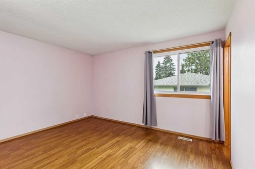 6452 Silver Springs Way Nw, Calgary, AB - Indoor Photo Showing Other Room