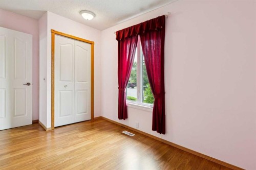 6452 Silver Springs Way Nw, Calgary, AB - Indoor Photo Showing Other Room