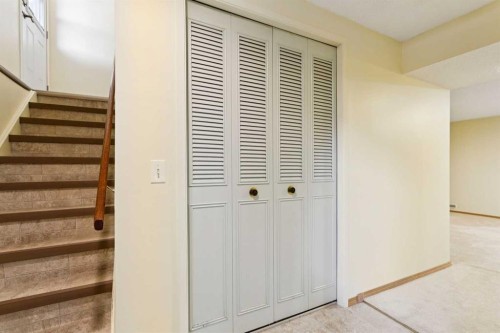6452 Silver Springs Way Nw, Calgary, AB - Indoor Photo Showing Other Room