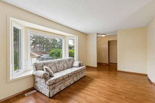 6452 Silver Springs Way Nw, Calgary, AB - Indoor Photo Showing Living Room