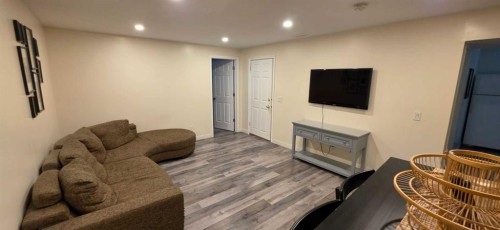 2515 Cochrane Road Nw, Calgary, AB - Indoor
