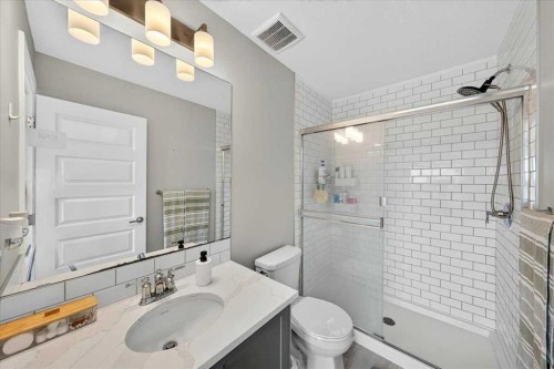 79-230 Seton Passage Se, Calgary, AB - Indoor Photo Showing Bathroom