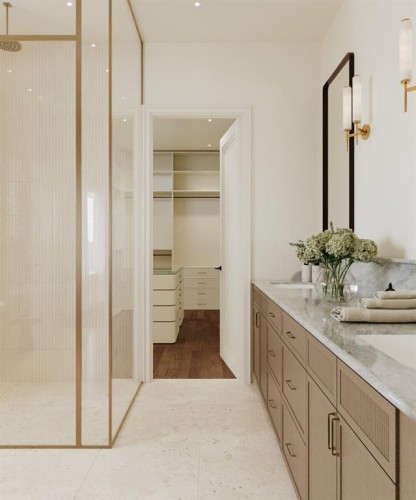 6511 Law Drive Sw, Calgary, AB - Indoor Photo Showing Bathroom