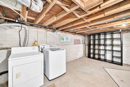 6012 33 Avenue Nw, Calgary, AB - Indoor Photo Showing Laundry Room