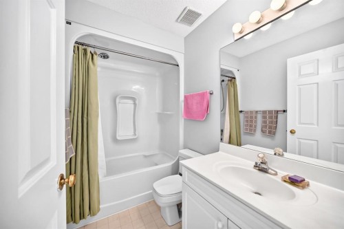 14954 Mt Mckenzie Drive Se, Calgary, AB - Indoor Photo Showing Bathroom
