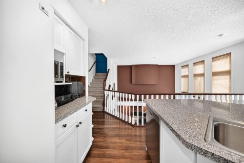14954 Mt Mckenzie Drive Se, Calgary, AB - Indoor Photo Showing Kitchen
