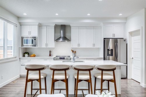 24 Corner Meadows Park Ne, Calgary, AB 