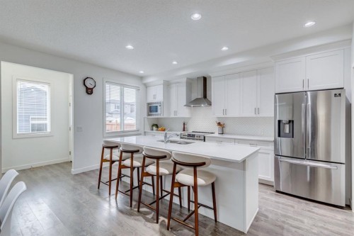 24 Corner Meadows Park Ne, Calgary, AB 