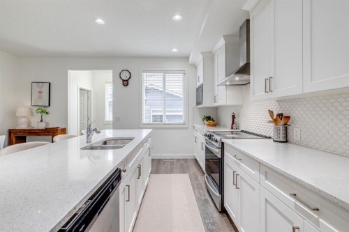 24 Corner Meadows Park Ne, Calgary, AB 