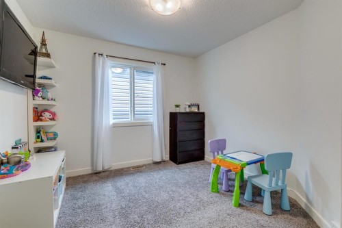 24 Corner Meadows Park Ne, Calgary, AB 