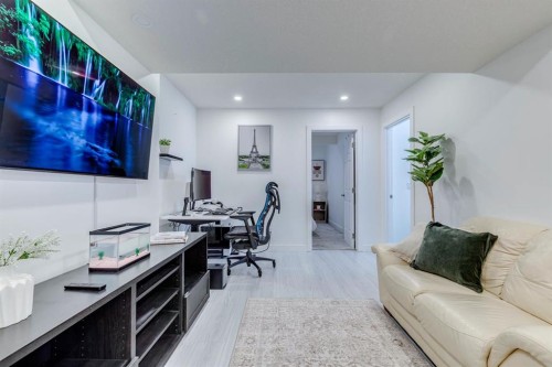 24 Corner Meadows Park Ne, Calgary, AB 