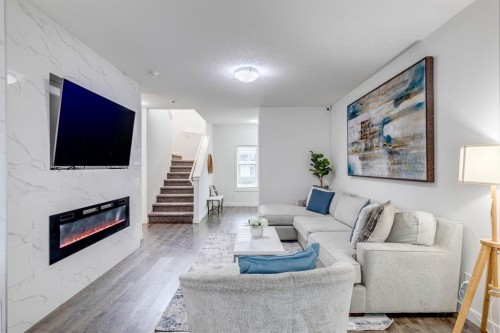 24 Corner Meadows Park Ne, Calgary, AB 