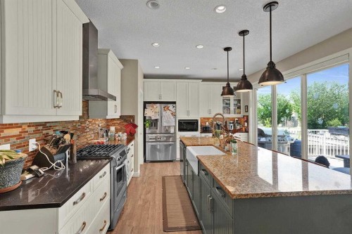 518 Mahogany Manor Se, Calgary, AB - Indoor Photo Showing Kitchen With Upgraded Kitchen