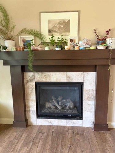 518 Mahogany Manor Se, Calgary, AB - Indoor Photo Showing Living Room With Fireplace