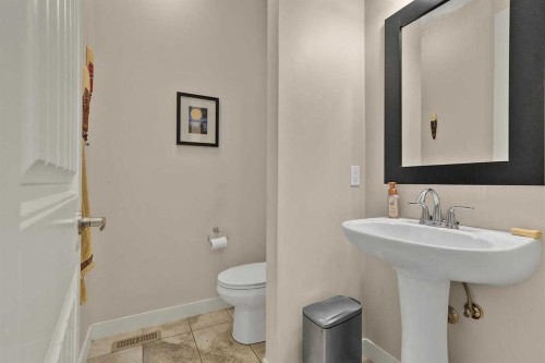 518 Mahogany Manor Se, Calgary, AB - Indoor Photo Showing Bathroom
