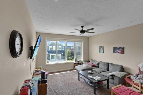 518 Mahogany Manor Se, Calgary, AB - Indoor Photo Showing Living Room