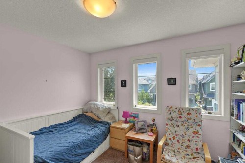 518 Mahogany Manor Se, Calgary, AB - Indoor Photo Showing Bedroom
